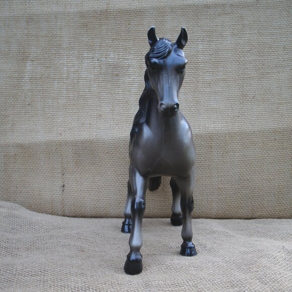 Vintage Gray Plastic Horse Figurine - Picture 3 of 16